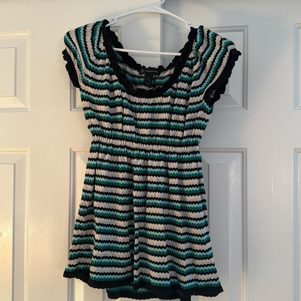 Super cute business casual INC top size Medium